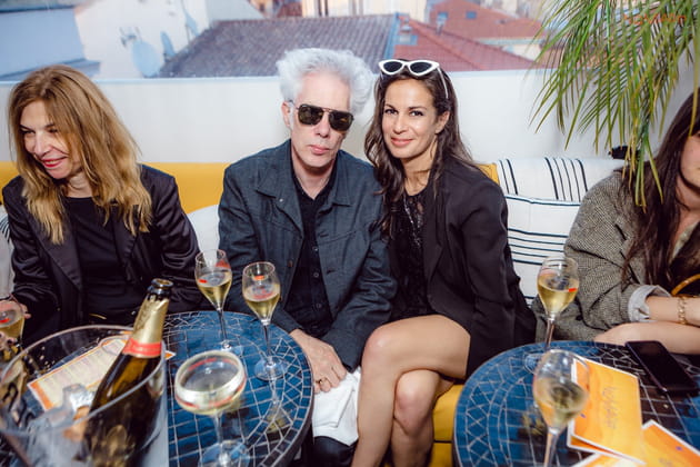 Jim Jarmusch et L&eacute;a Rinaldi sirotent un verre