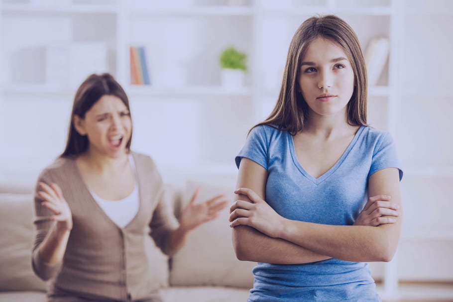 Mon ado est difficile : comment gérer à la maison ?