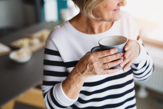 C'est prouv&eacute;&nbsp;: cette habitude le matin r&eacute;duit l'esp&eacute;rance de vie apr&egrave;s 60&nbsp;ans