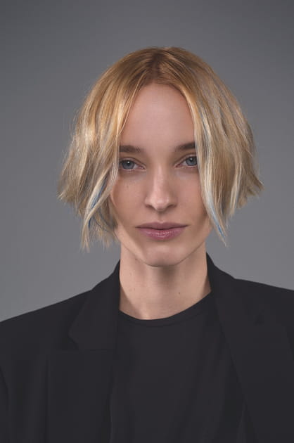 Carr&eacute; plongeant athleisure