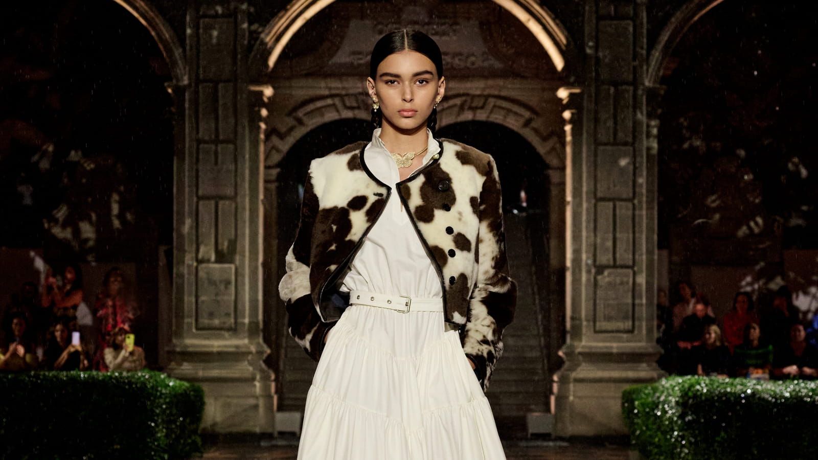 Look 29