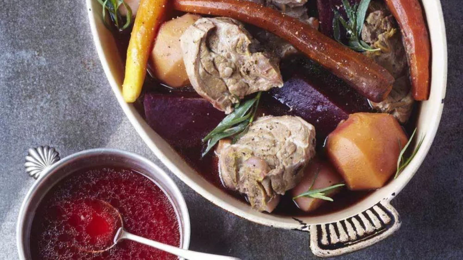 Pot-a-feu d'agneau bio aux légumes oubliés