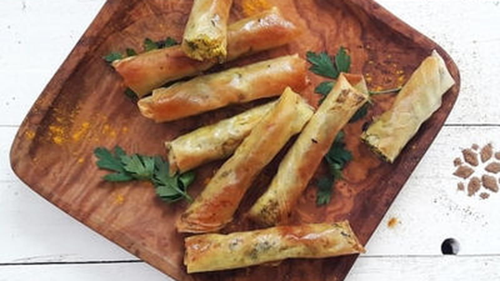 Cigares au poulet, épices et persil