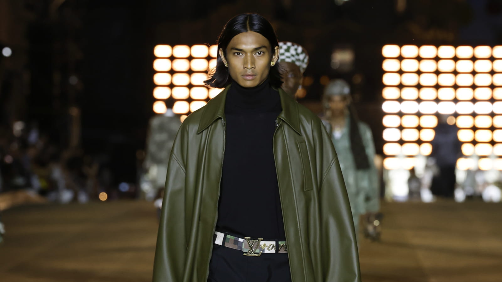 Look 13