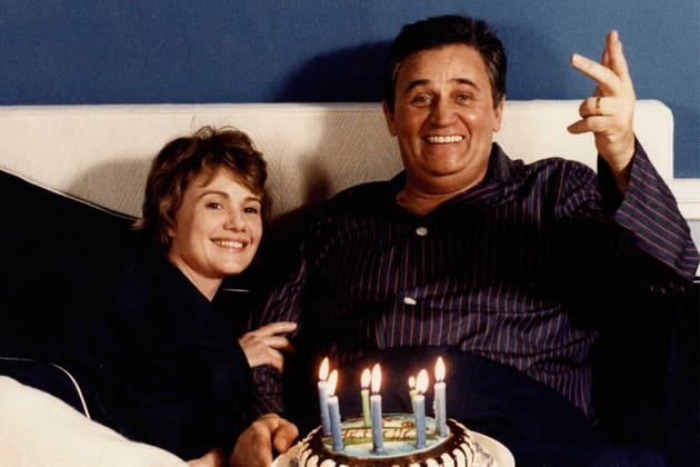 Avec Roger Hanin dans "Une Femme peut en cacher une autre", en 1998