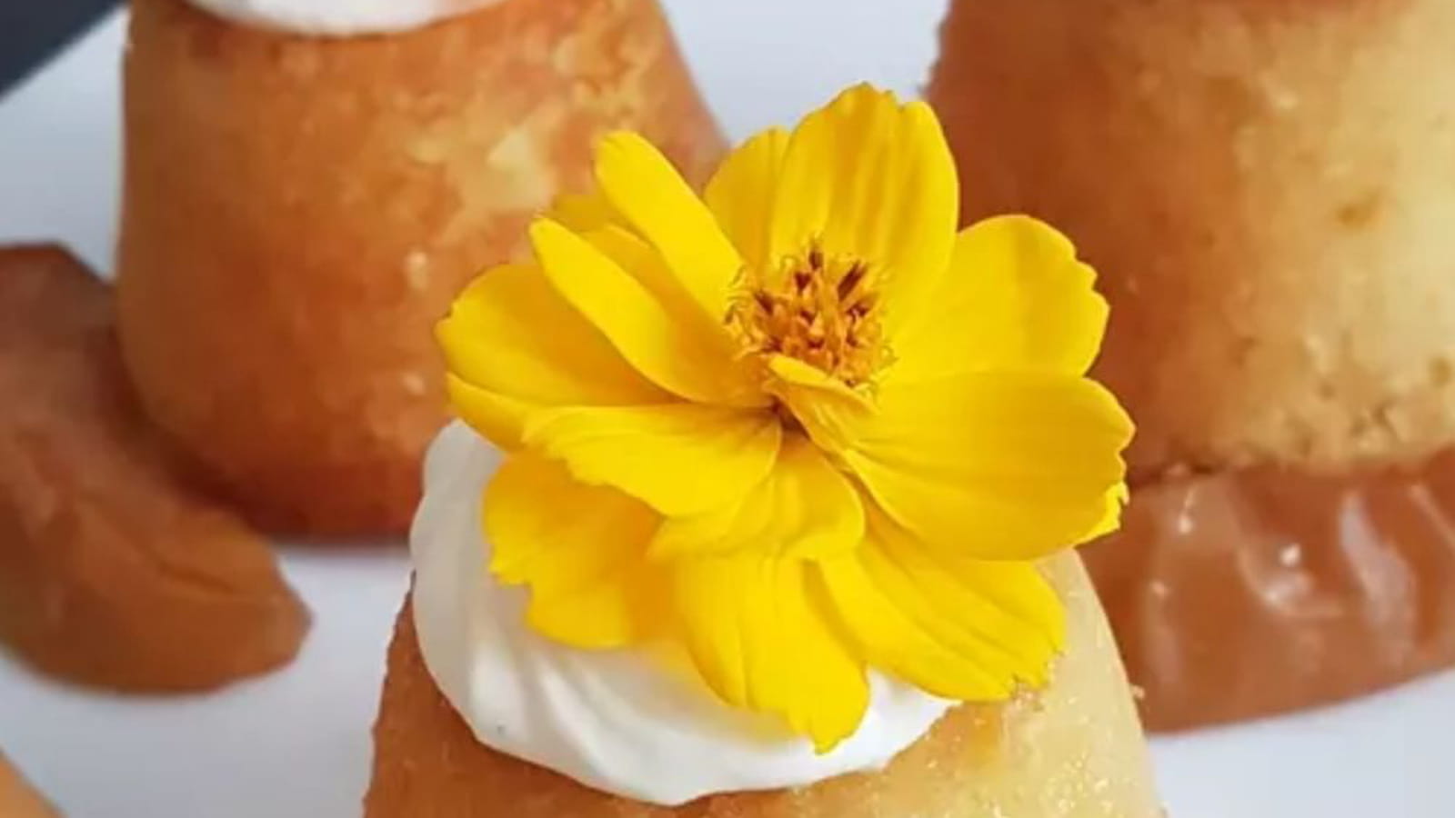 Mini babas au rhum