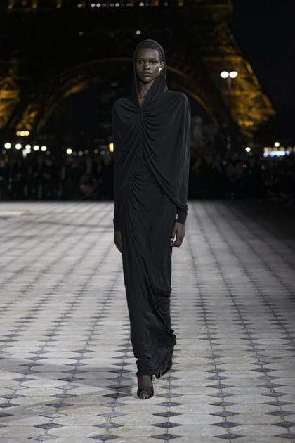 Look 37&nbsp;du d&eacute;fil&eacute; Saint Laurent