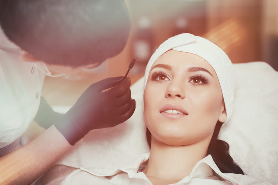 Gel pour sourcil : le secret pour avoir des sourcils parfaits