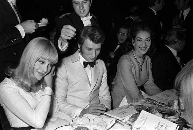 A table avec Sylvie Vartan et Johnny Hallyday