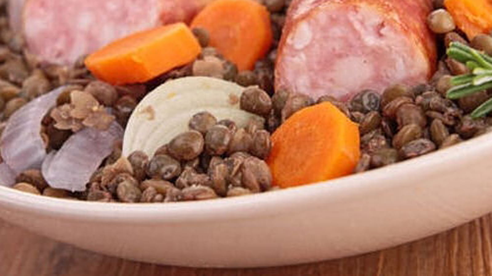 Saucisses aux lentilles du Puy