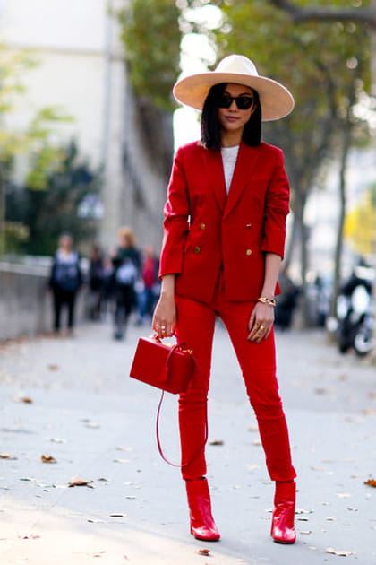 Street looks fashion week Paris&nbsp;: red is the new black