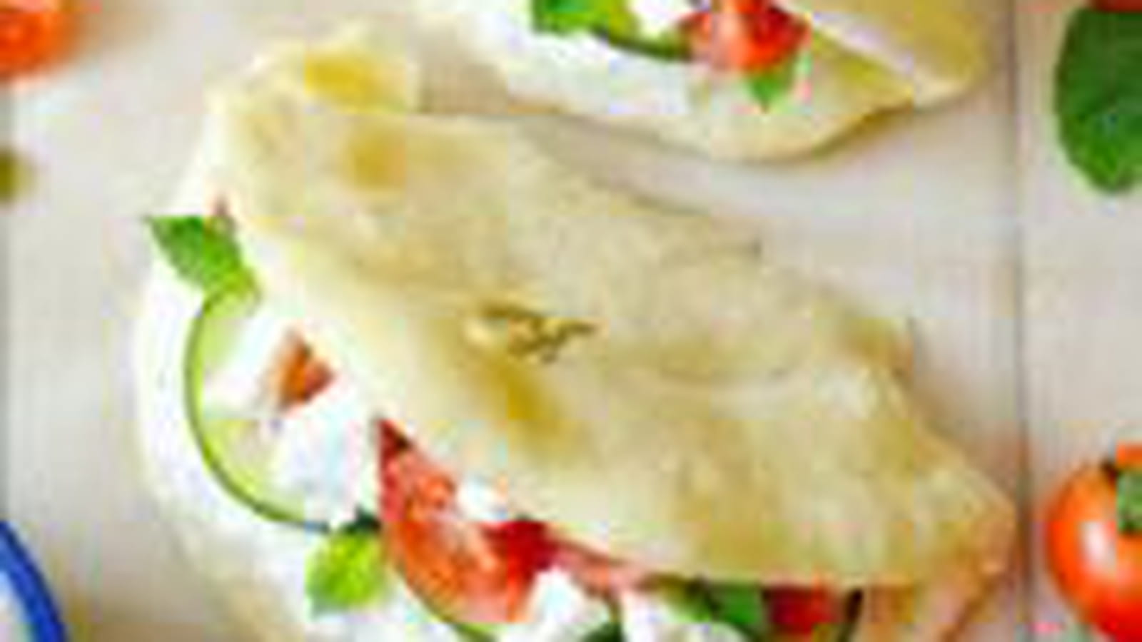 Pain pita, façon Gyros: tzatziki, concombre, tomates & feta