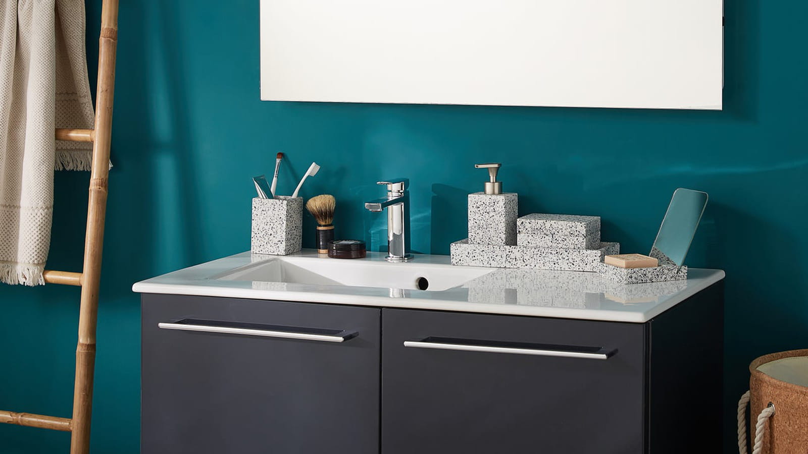 Des accessoires de salle de bains