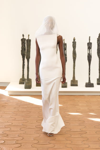Look 47&nbsp;du d&eacute;fil&eacute; Jacquemus "Les sculptures"