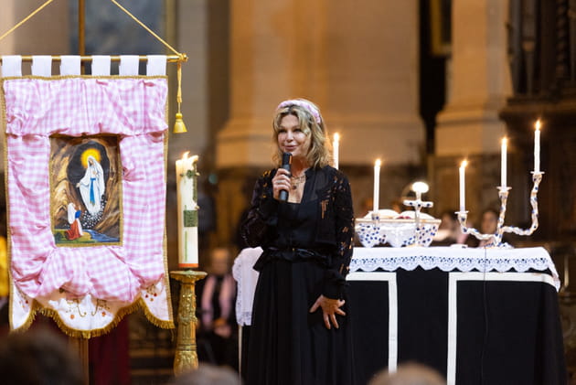 Jeane Manson, &agrave; la messe pour Brigitte Bardot&nbsp;: son hommage bouleversant