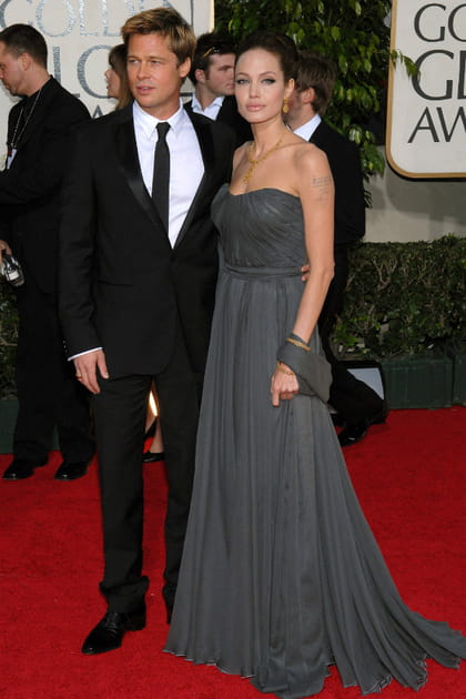 Angelina Jolie en robe bustier grise l&eacute;g&egrave;re