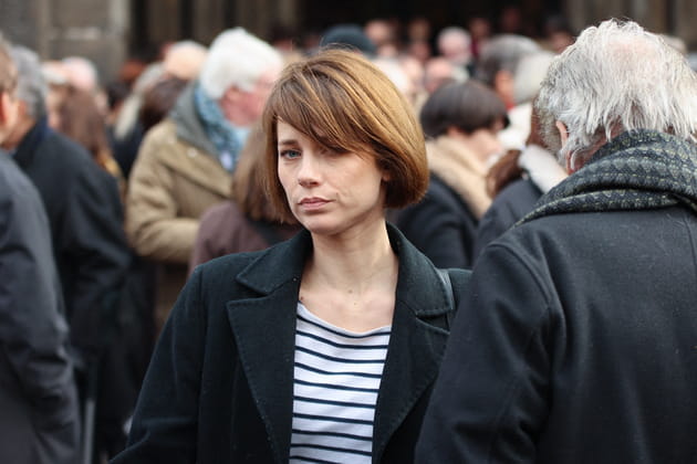 Alice Dufour arrive aux obsèques de Philippe Tesson