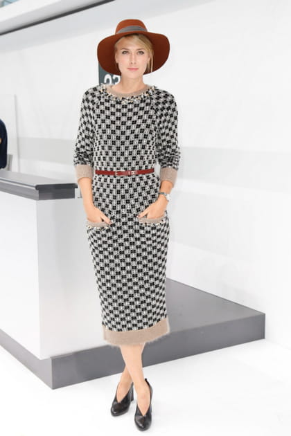 Maria Sharapova en robe &agrave; carreaux