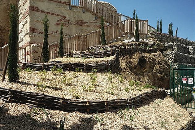 L'esprit v&eacute;g&eacute;tal r&egrave;gne sur le site de la butte de l'ancien ch&acirc;teau de Montaut