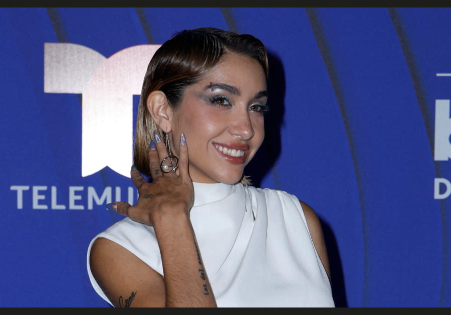 Le piercing &agrave; l'arcade de Maria Becerra