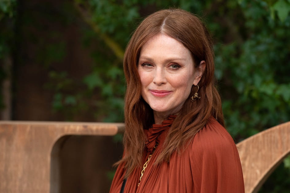 Raie au milieu et wavy de Julianne Moore