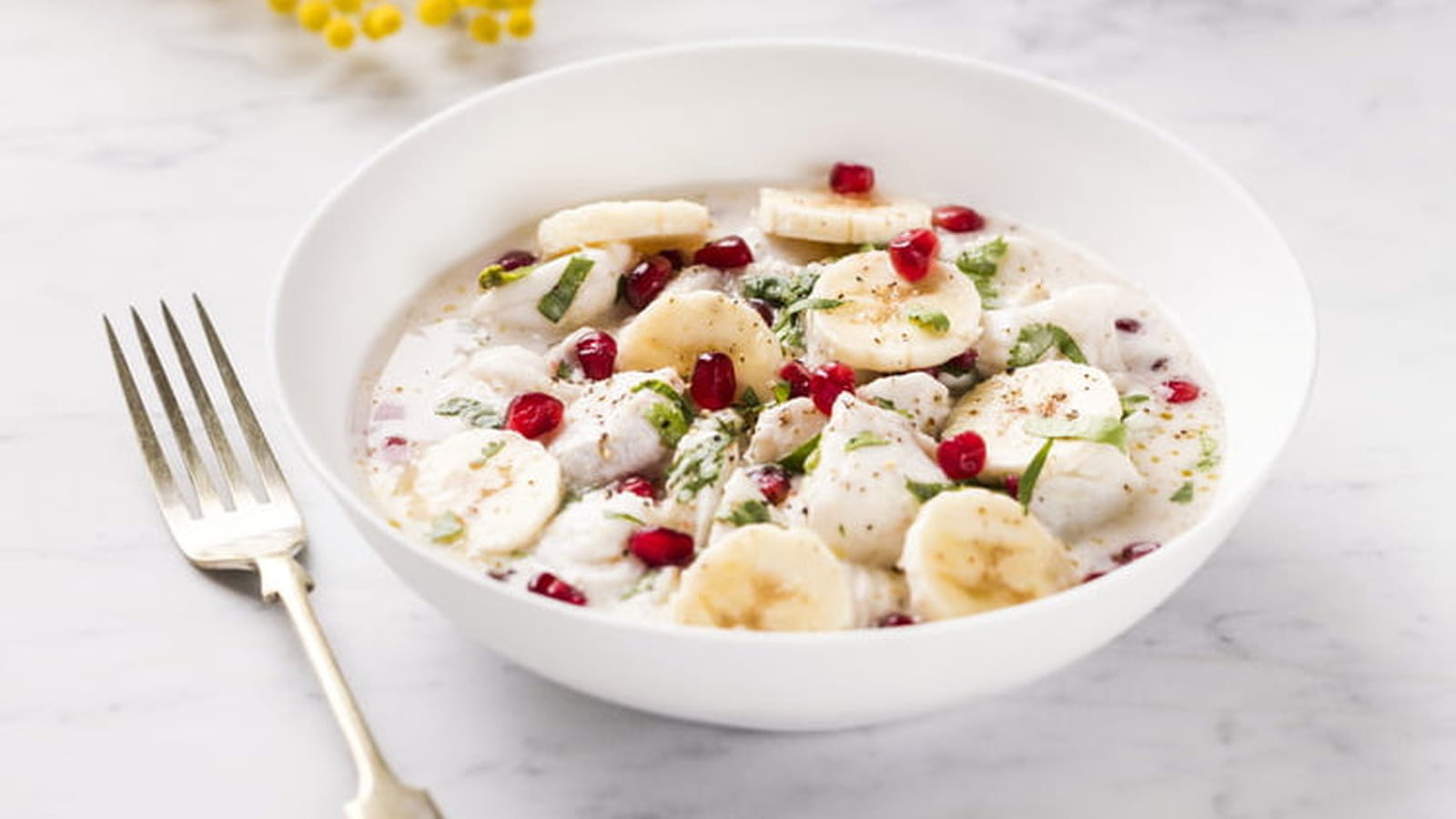 Ceviche de cabillaud au lait de coco, à la banane et à la grenade