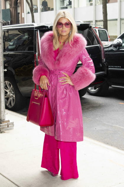 FLOP&nbsp;: Jessica Simpson en total look rose