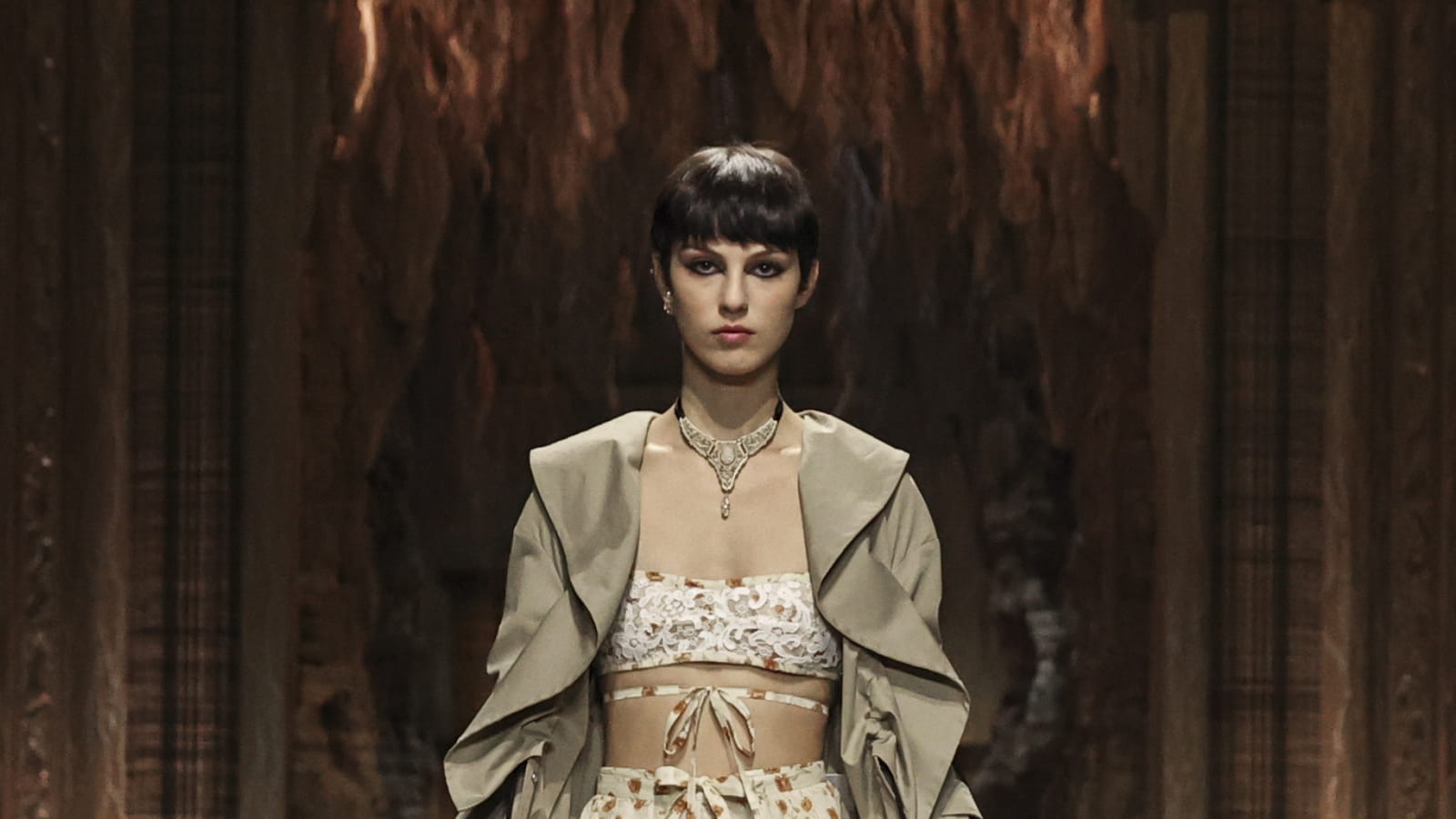 Look 50