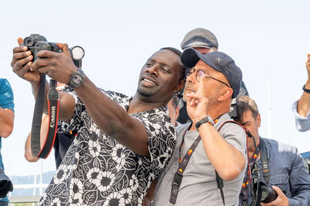 Omar Sy&nbsp;: s&eacute;ance selfie, le 19&nbsp;mai au photocall de "Tirailleurs"