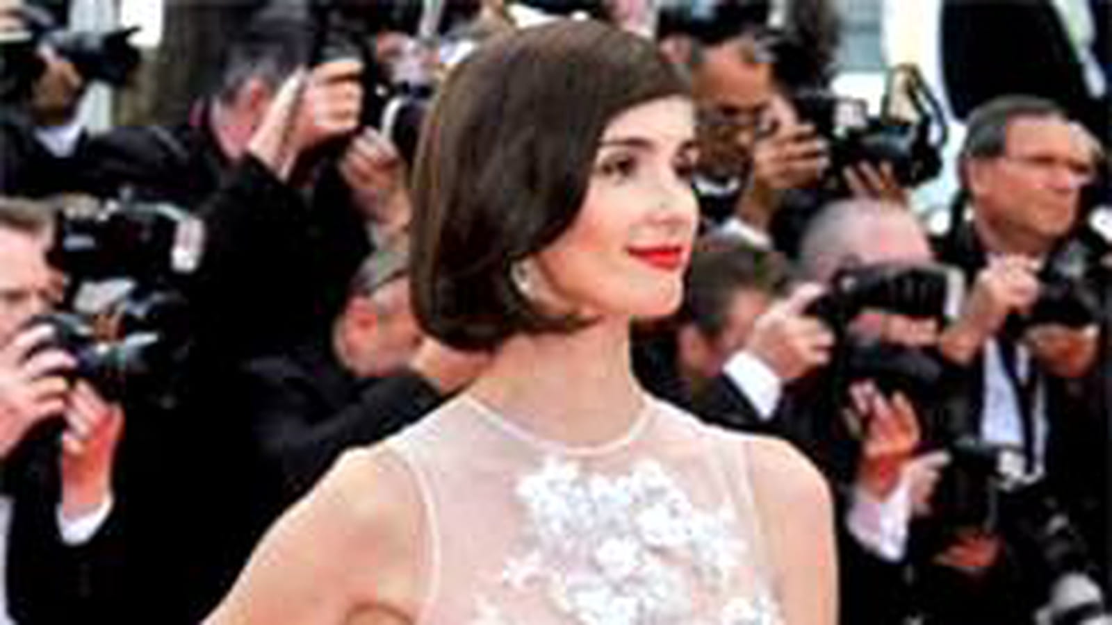 Paz Vega, délicate en  Elie Saab