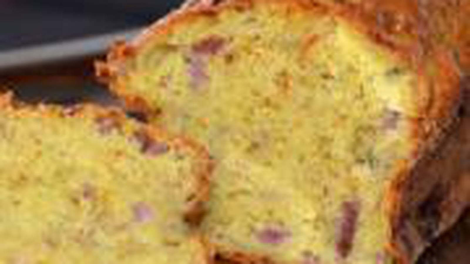 Cake aux oignons, bacon et curry