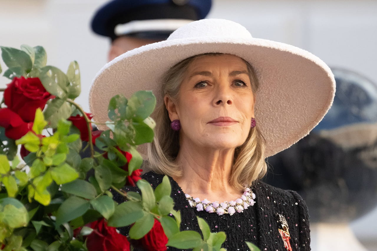 HabituÃ©e Ã  la discrÃ©tion chic, Caroline de Monaco surprend avec une robe scintillante Ã ...