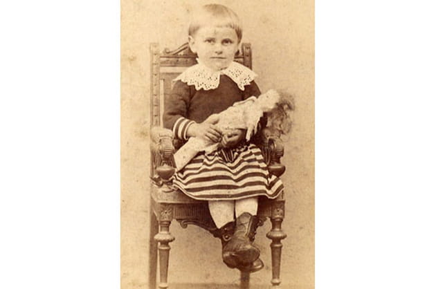 Fin de siècle sur une chaise