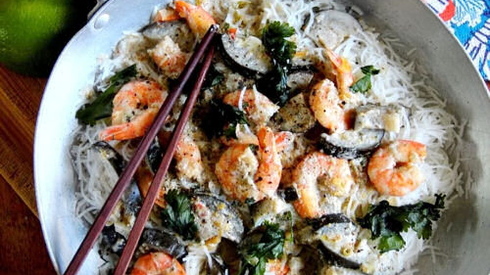 Curry vert Thaï de crevettes aux aubergines