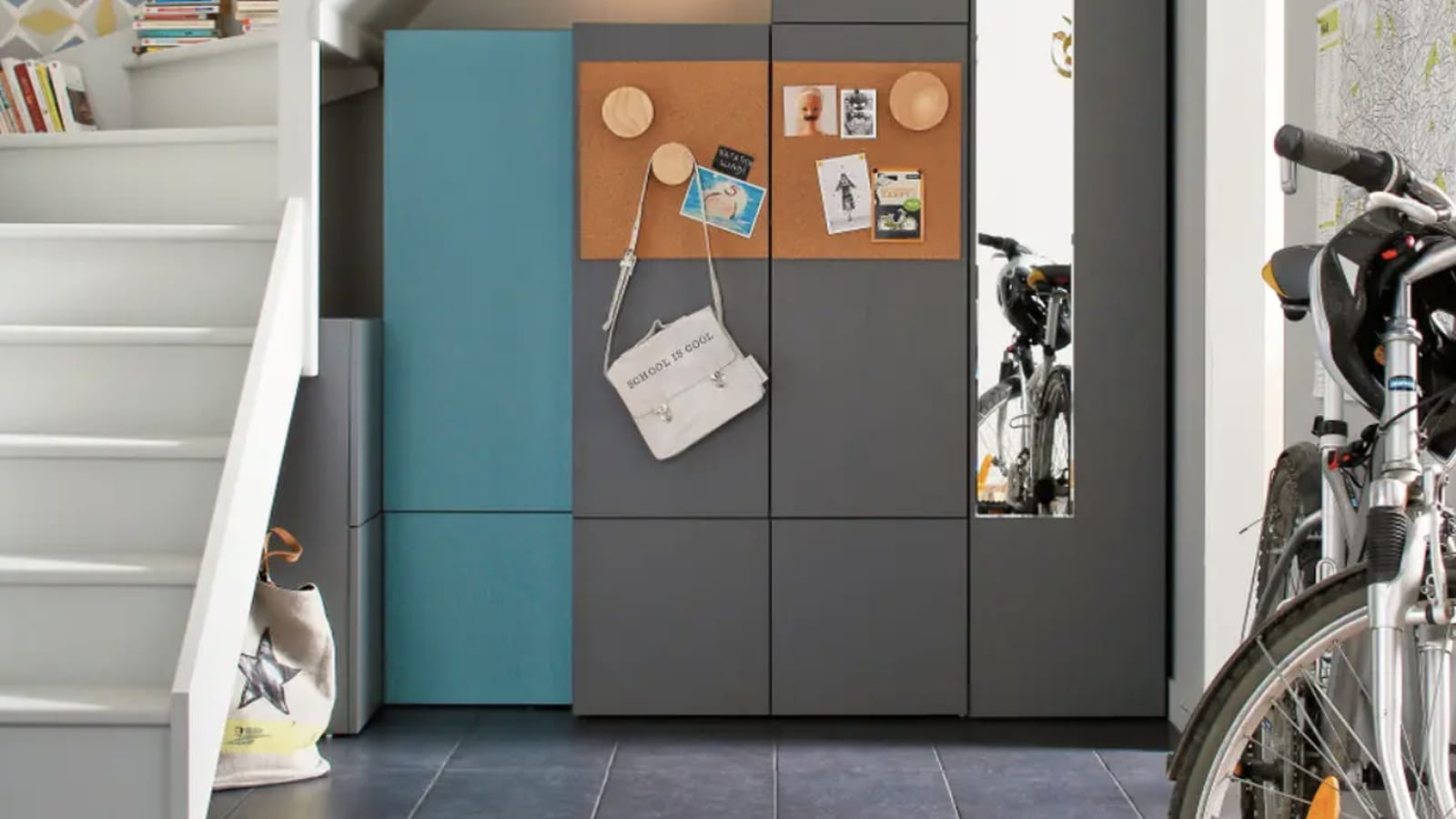 Une armoire fermée