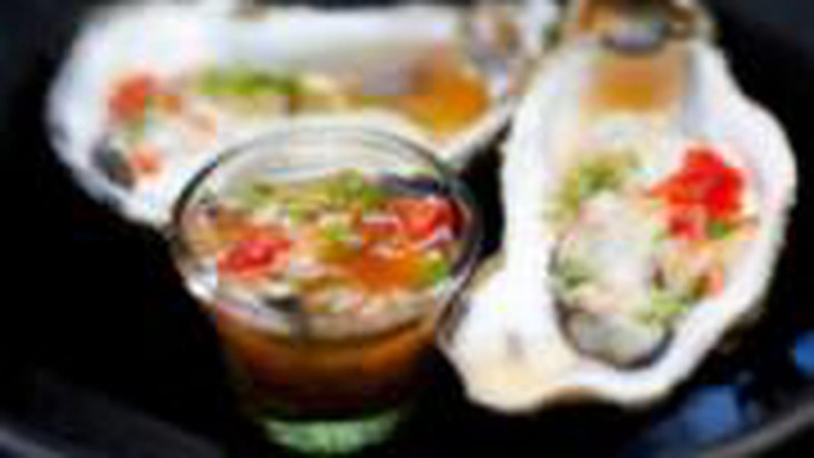 Huîtres, vinaigrette aux agrumes et au piment