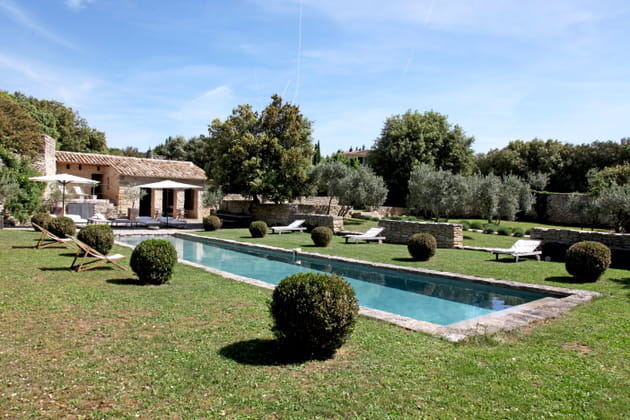 Des buissons sculpt&eacute;s en boule