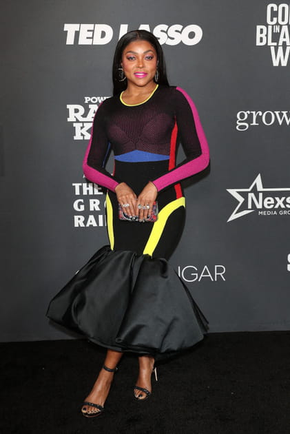Taraji P. Henson en robe &agrave; bandes color&eacute;es