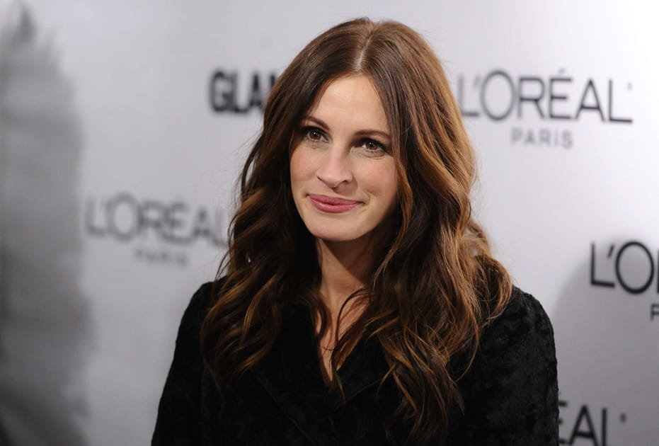 Les cheveux wavy et ch&acirc;tain fonc&eacute; de Julia Roberts
