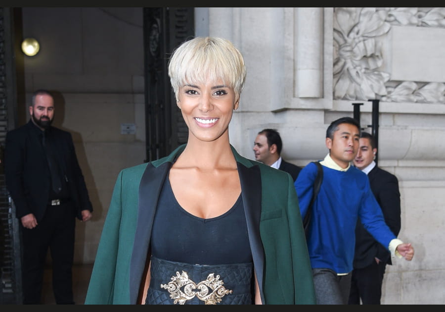 La coupe boule blond platine de Shy'm