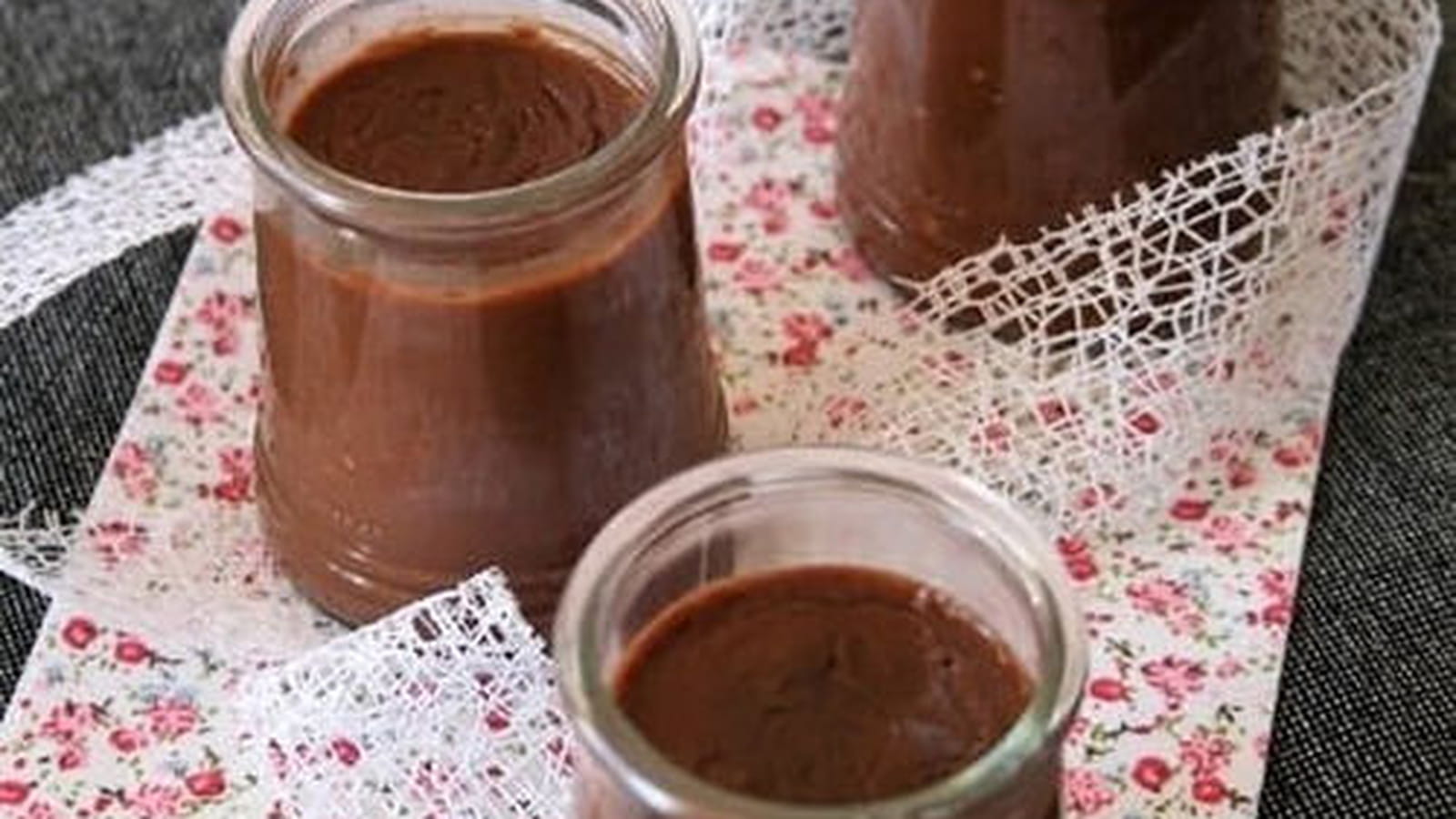 Crème au chocolat au lait de souchet sans gluten, sans lait, sans oeufs