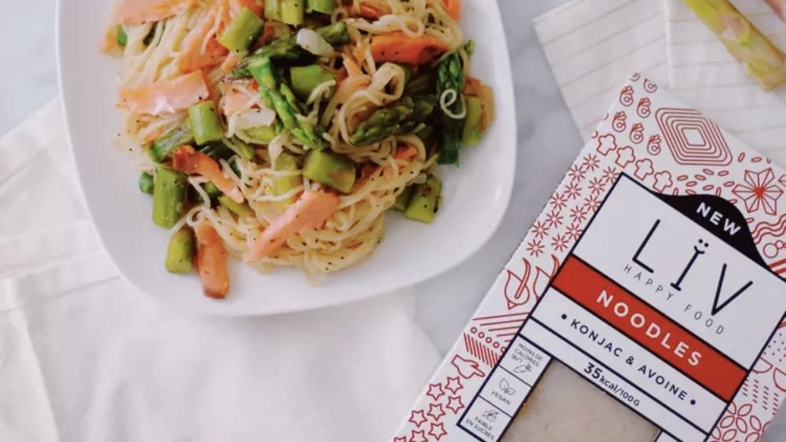 Noodles asperges et saumon fumé