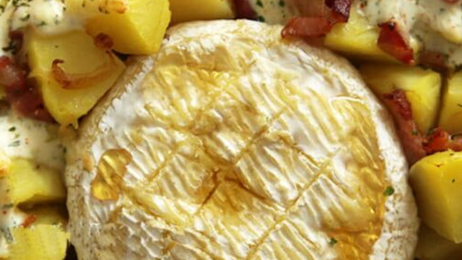 Camembert au miel cuit au four