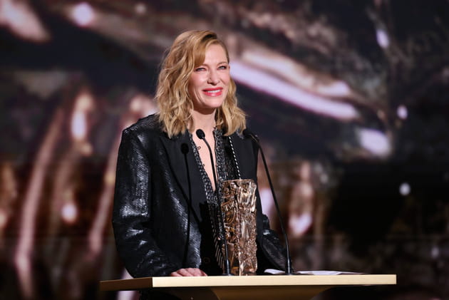 Cate Blanchett, resplendissante, re&ccedil;oit le C&eacute;sar d'honneur