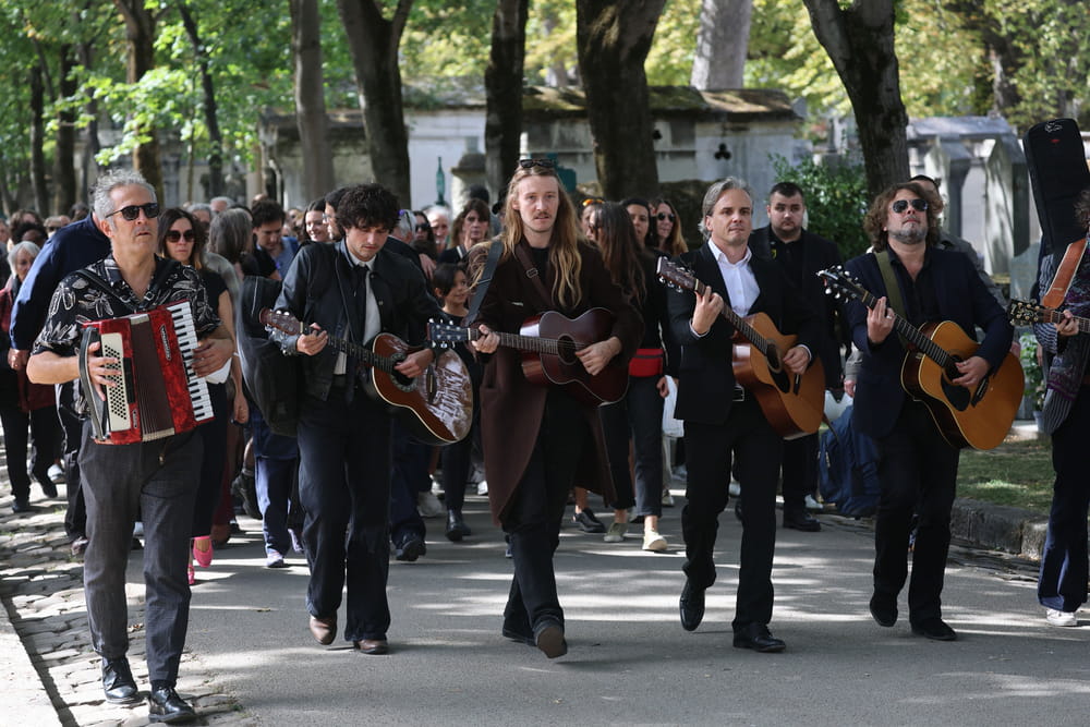raoul-chichin-rend-hommage-sa-m-re-catherine-ringer-en-musique
