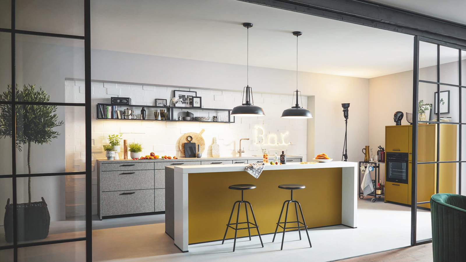 Des étagères de cuisine version bibliothèque