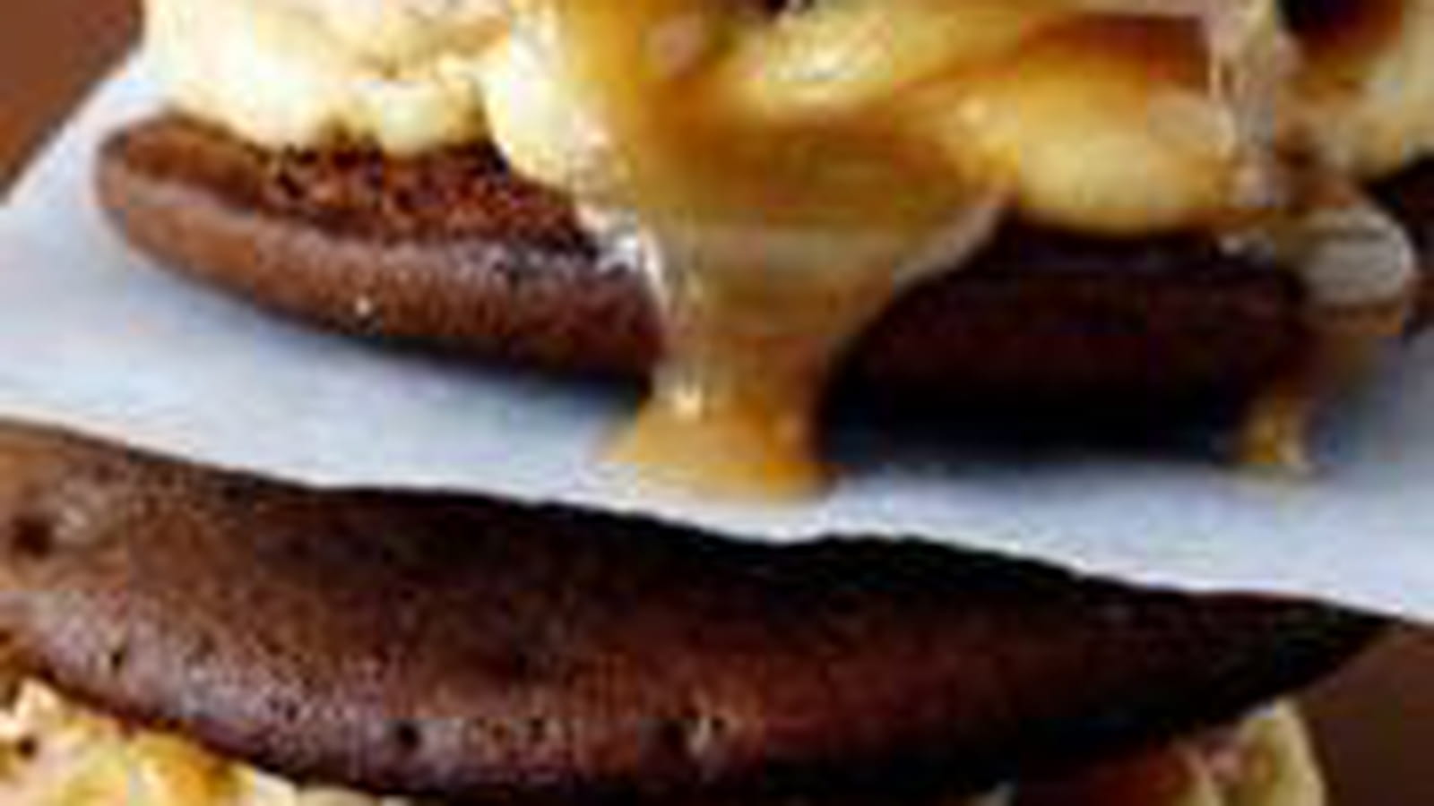 Whoopie chocolat, caramel, banane et cacahuètes