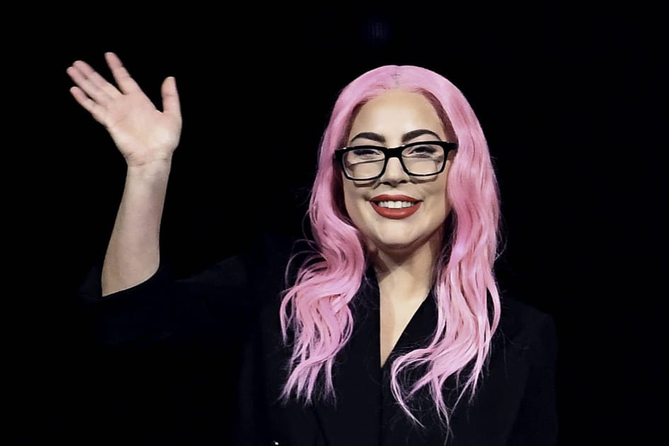 Flop&nbsp;: Lady Gaga et ses cheveux roses