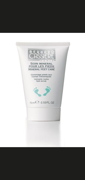 Gommage pieds aux Roches Volcaniques Bernard Cassi&egrave;re