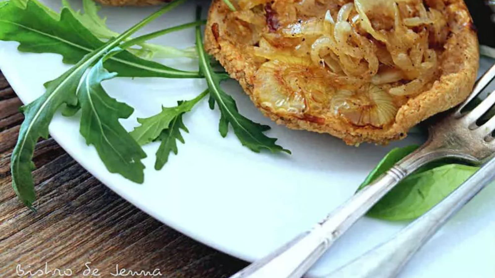Mini tatins d'oignons confits et chèvre